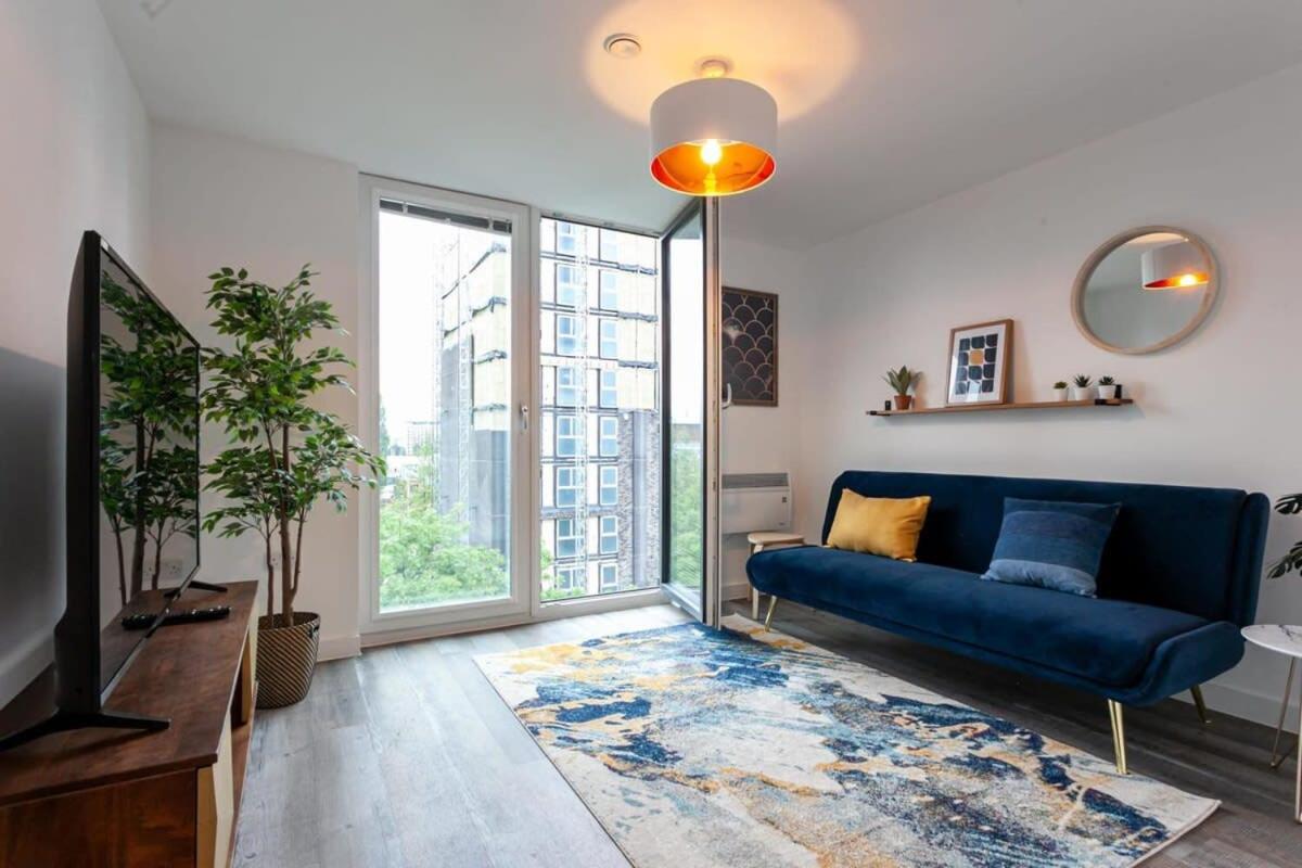 Stunning 2 Bed Flat 5Min To Old Trafford Stadium Manchester Zewnętrze zdjęcie