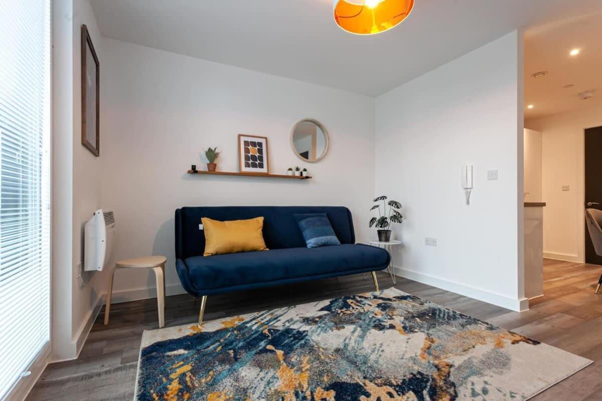 Stunning 2 Bed Flat 5Min To Old Trafford Stadium Manchester Zewnętrze zdjęcie